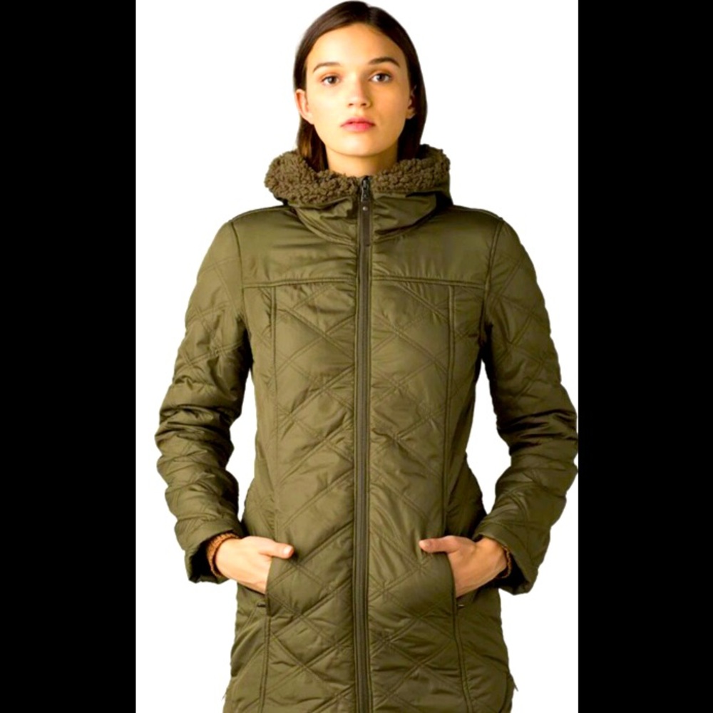 Prana Esla jacket-with hood.Excellent condition! Super warm winter jacket.